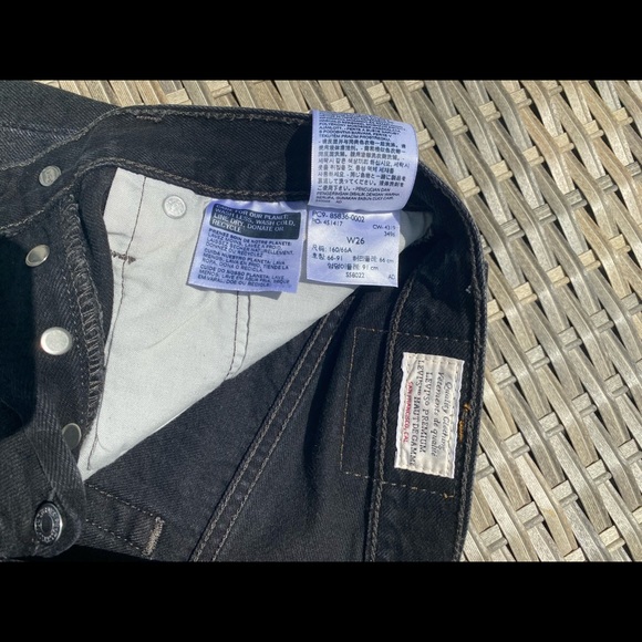 Levi’s Black Micro Shorts - Picture 5 of 5